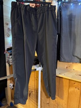 Scrubstar Black Women's Elastic-Waist Cargo Jogger Pants